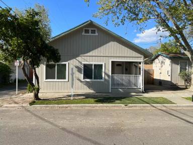 Main picture of 313 Cherry Ave