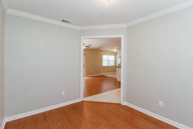 Main picture of 23200 Whitney Pl