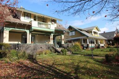 Main picture of 234 W Park Pl