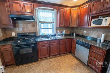 Main picture of 7 - 41 Lewis St