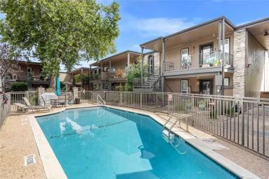Main picture of 5820 Berkman Dr