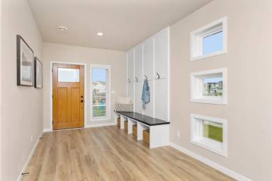 Main picture of 7327 Madelyn Ln S