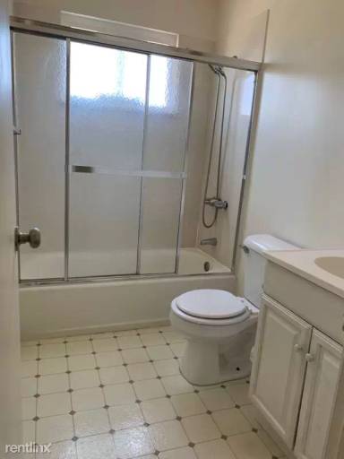 Main picture of 2062 Regent Way