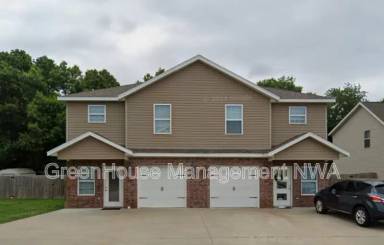 Main picture of 818 Baker St NW