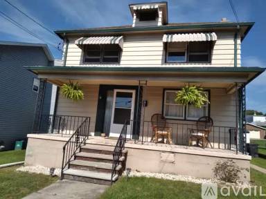 Main picture of 127 3rd St