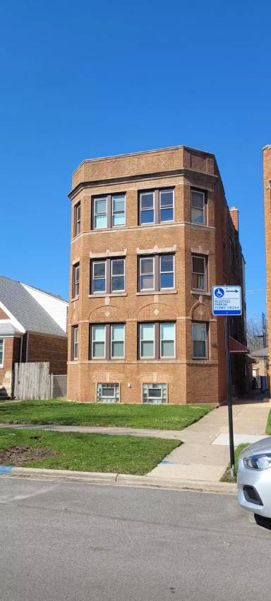Main picture of 10740 S Avenue C