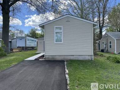 Main picture of 9024 Forest Ave
