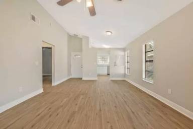 Main picture of 9785 Piney Point Cir