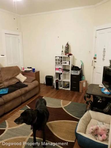 Main picture of 105 W Church St