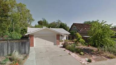 Main picture of 2323 Temple Dr