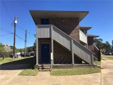 Main picture of 803 Autumn Cir