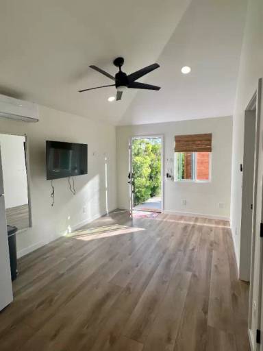 Main picture of 1361 Chalcedony St