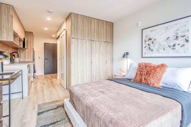 Main picture of 4015 Stone Way N
