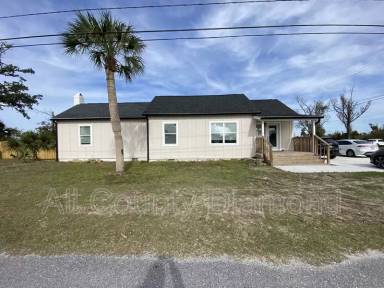 Main picture of 310 E 6th St