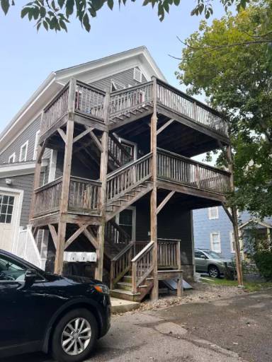 Main picture of 129 Rumford Ave