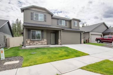 Main picture of 1423 N Rogue River St