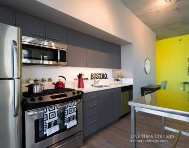 Main picture of 1611 West Division Apartments