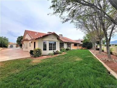 Main picture of 875 Country Club Dr
