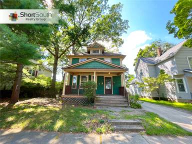 Main picture of 2215 Francis Ave SE