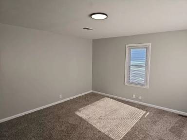 Main picture of 1800 E 18th St
