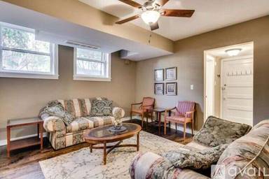 Main picture of 5656 S Dorchester Ave