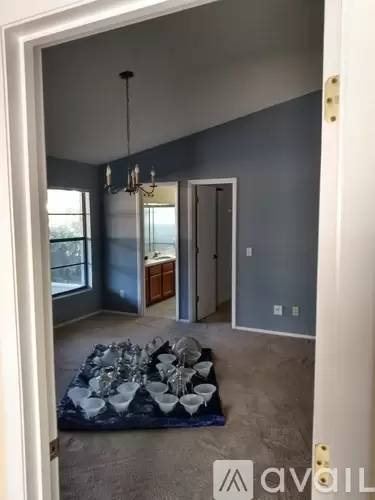 Main picture of 600 Charing Cross Ct
