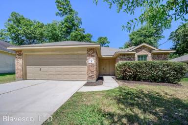 Main picture of 8 Shady Oak Ln