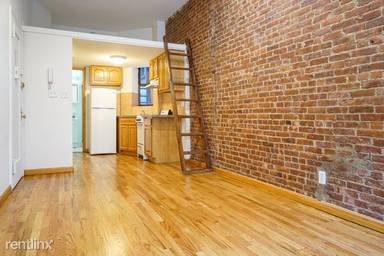 Main picture of 318 E 93rd St