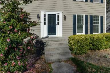 Main picture of 4843 McPherson Dr NE