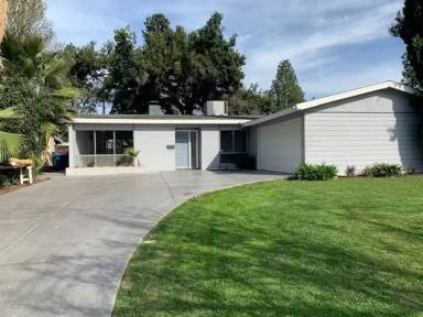 Main picture of 22859 Valerio St