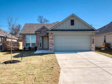 Main picture of 611 Fallbrook Dr