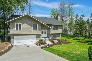 Main picture of 8034 NE 28th St