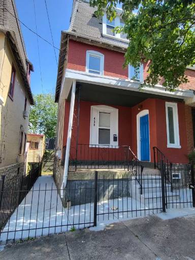 Main picture of 438 E High St