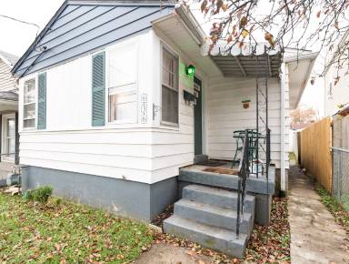 Main picture of 636 Lynn St