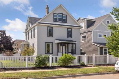 Main picture of 2900 California St NE