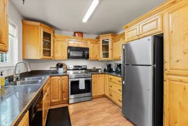 Main picture of 11 Karen Rd