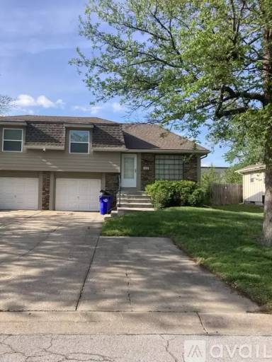 Main picture of 1406 E Willow Dr