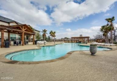 Main picture of M At Lakeline