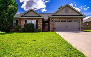 Main picture of 101 Avalon Ln