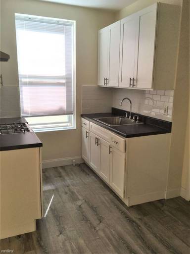 Main picture of 2127 E 1st St