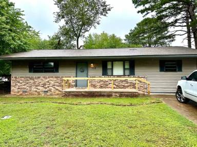 Main picture of 508 Mustang Dr