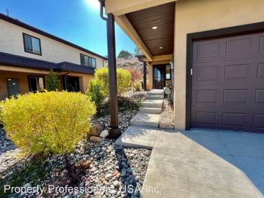 Main picture of 180 Castle Ridge Dr