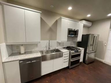 Main picture of 4900 SE Meldrum Ave
