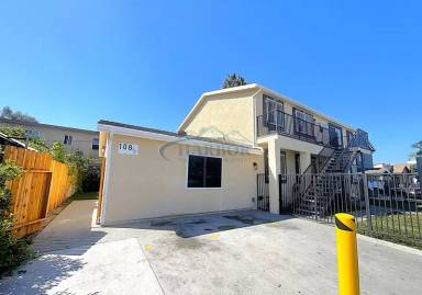 Main picture of 108 W 84th St