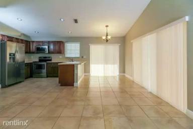 Main picture of 3136 NW 72nd Ave
