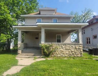 Main picture of 1615 School St