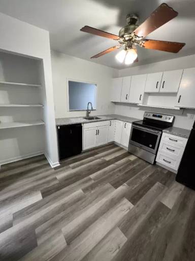 Main picture of 33 Lamplighter Ln