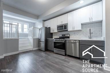 Main picture of 3216 W Augusta Blvd