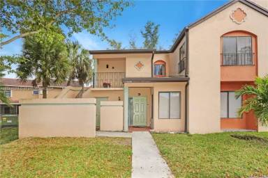 Main picture of 8211 NW 191st St