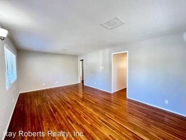 Main picture of 4422 4428 Howard Ave